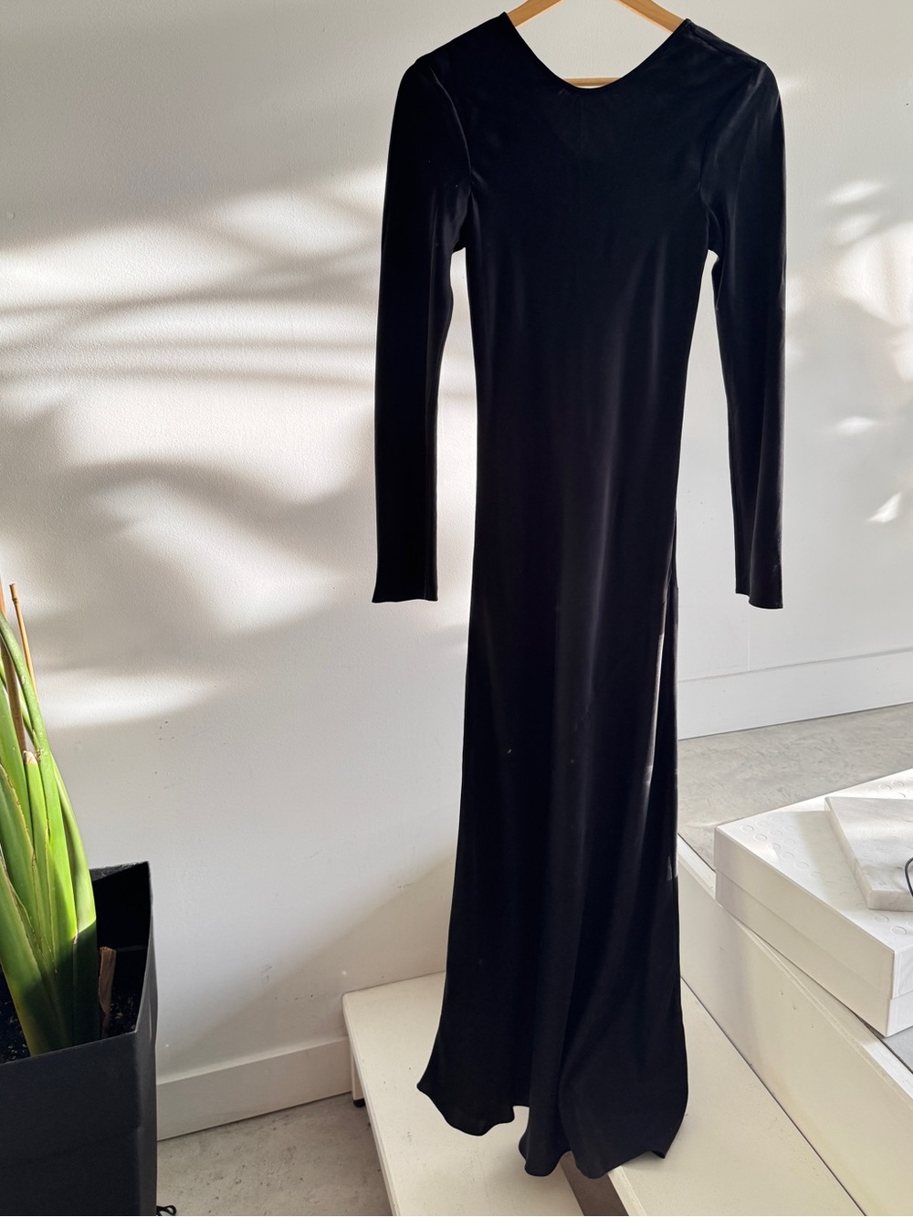 SILK LAUNDRY - 100% Silk Sleek Black Long-Sleeve Maxi Dress
